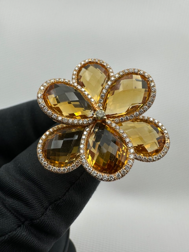 Кольцо No name с цитринами и бриллантами.