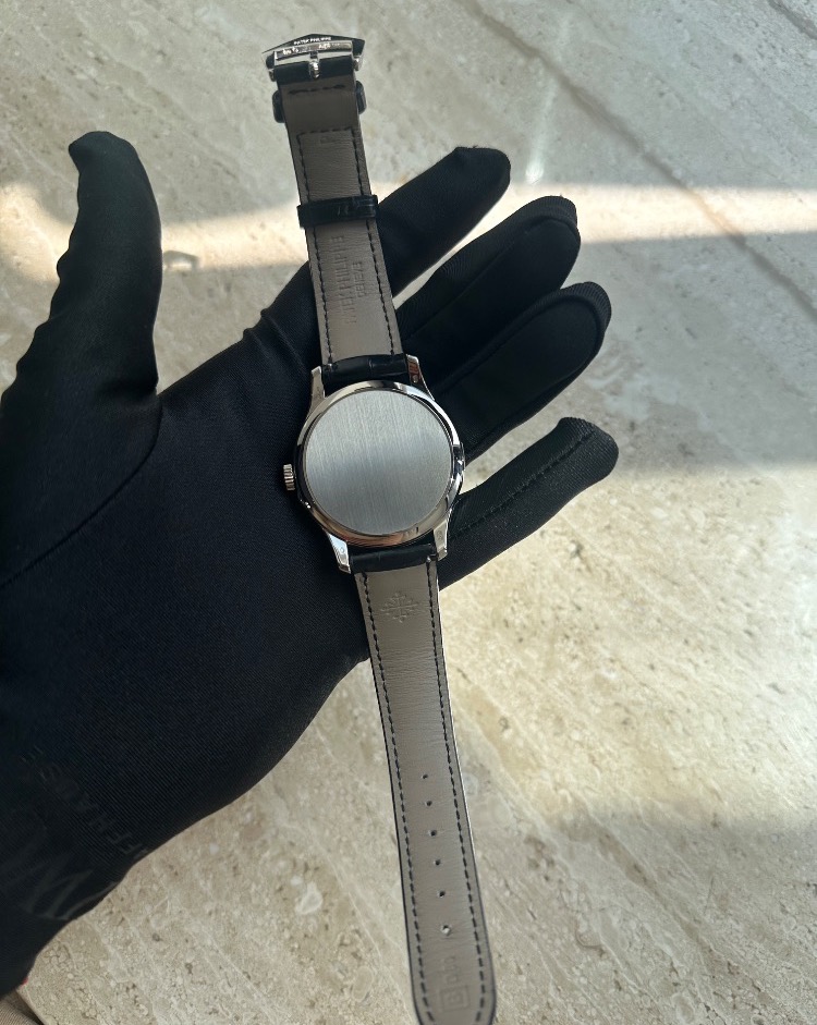 Часы Patek Philippe CALATRAVA 5227G-001