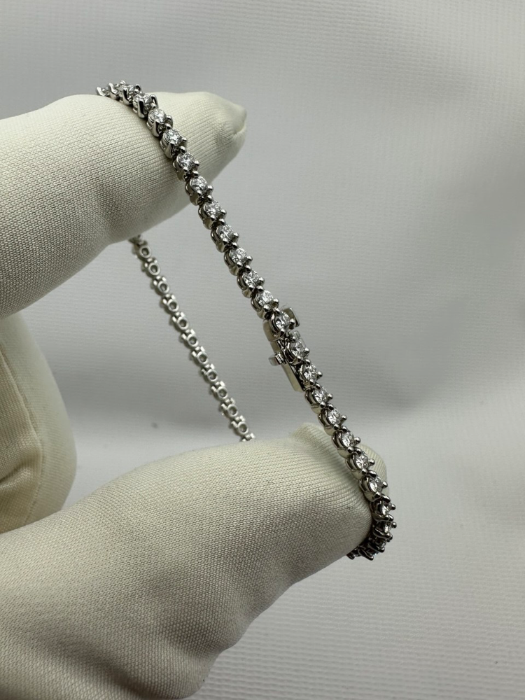 Браслет Harry Winston из платины с бриллиантами
