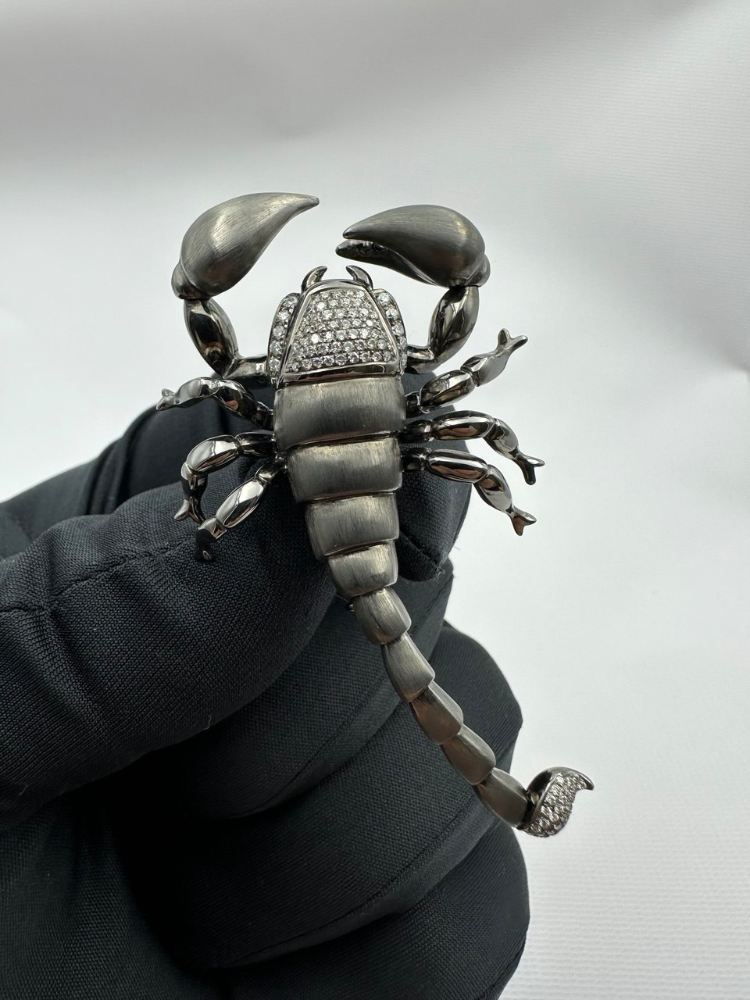 Брошь Shreiner SCHREINER HAUTE JOAILLERIA скорпион