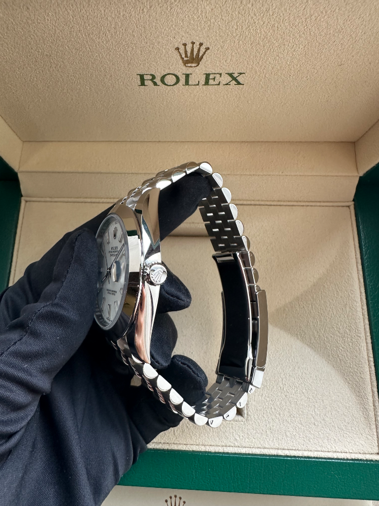 Часы Rolex Datejust 41mm Steel 126300-0006