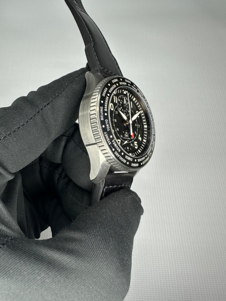 Часы IWC Pilot s Watches Pilot s Watch Timezoner Chronograph