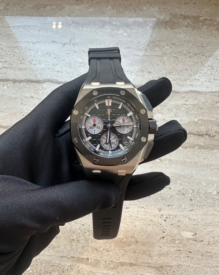 Часы AUDEMARS PIGUET Royal Oak Offshore Chronograph 43 mm 26420SO.OO.A002CA.01