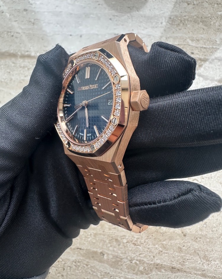 Часы AUDEMARS PIGUET ROYAL OAK SELFWINDING 37mm 15551OR.ZZ.1356OR.05
