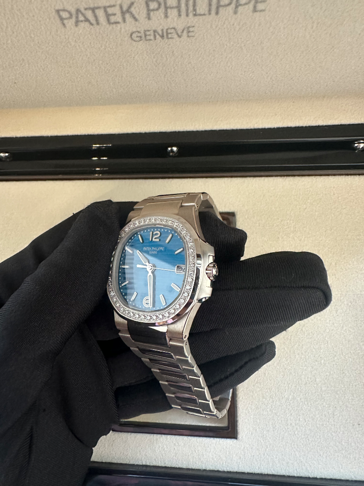 Часы Patek Philippe NAUTILUS 7010/1G-013