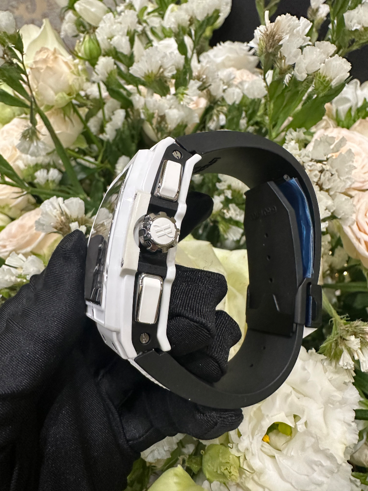 Часы Hublot Spirit of Big Bang White Ceramic 601.HX.0173.LR