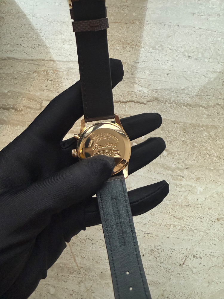 Часы Breitling Navitimer Montbrilliant 38 мм H41330