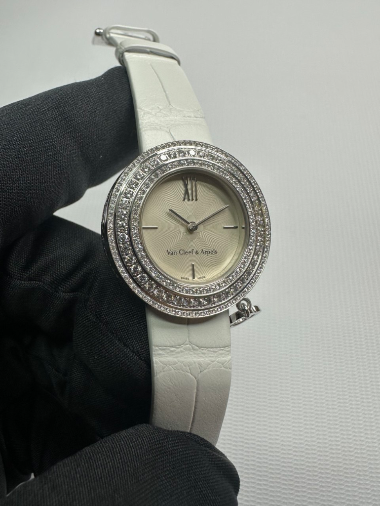 Часы Van Cleef & Arpels Charms Womens Watch VCARM95300
