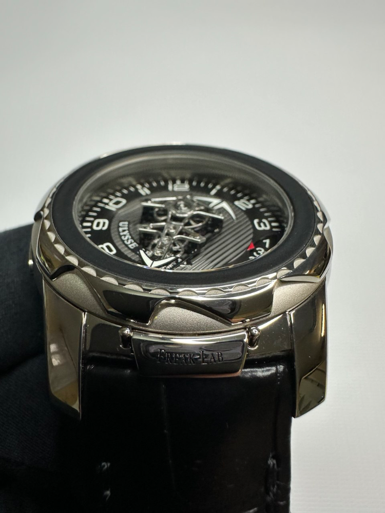 Часы Ulysse Nardin Freak 2100-138