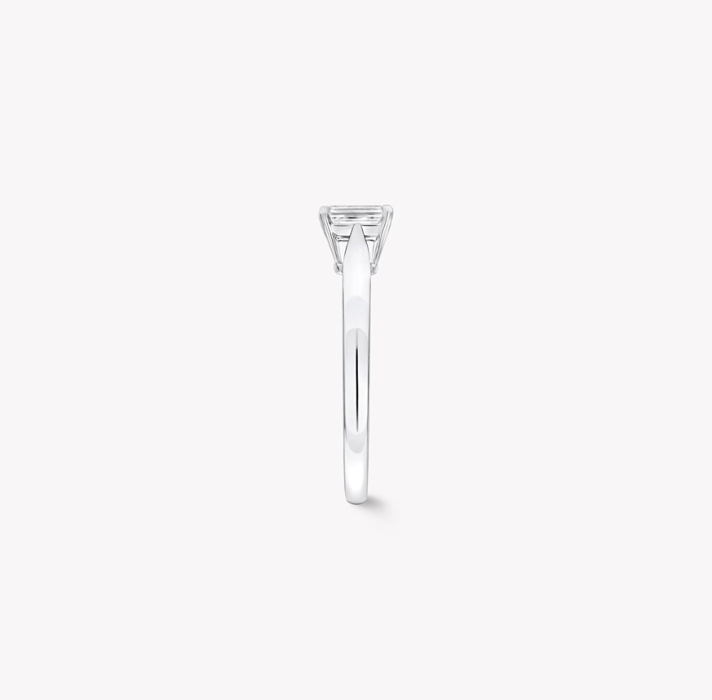 Кольцо Graff Paragon Emerald Cut Diamond Engagement Ring PLATINUM ES00 0 5 ct H/VVS1