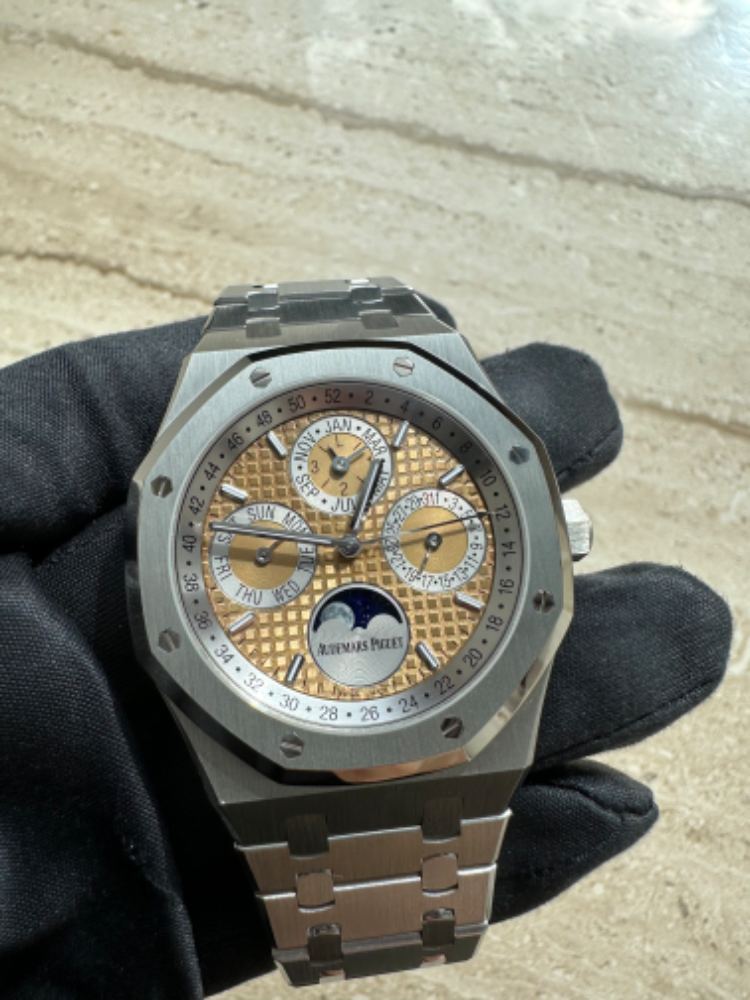 Часы AUDEMARS PIGUET ROYAL OAK PERPETUAL CALENDAR LIMITED EDITION OF 20 26611PT.OO.1220PT.01