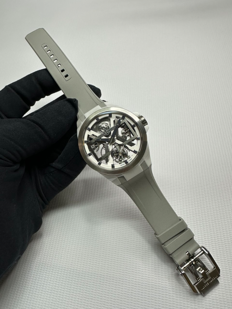Часы Ulysse Nardin BLAST TOURBILLON AUTOMATIC 45 MM 1723-400/00