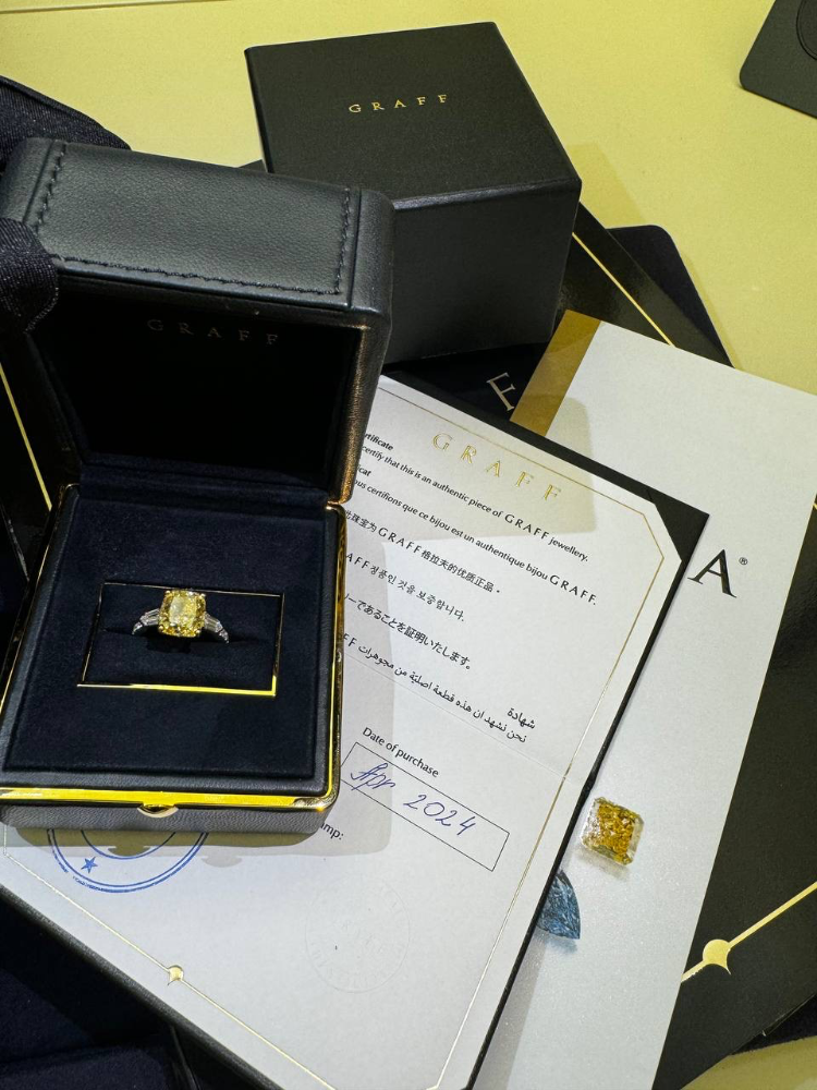 Кольцо Graff Promise Cushion Cut Yellow Diamond Engagement Ring 5 02ct Fancy Yellow/VVS2