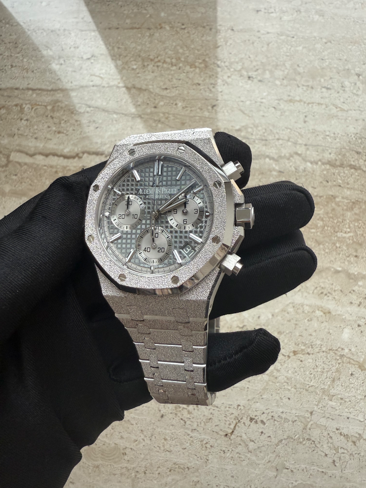 Часы AUDEMARS PIGUET Royal Oak Chronograph 41 mm Frosted 26239BC.GG.1224BC.01
