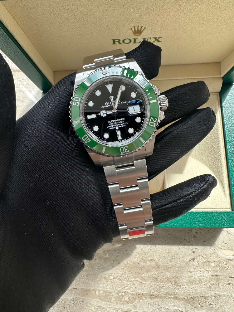 Часы Rolex Submariner Date Oyster Perpetual 126610LV-0002