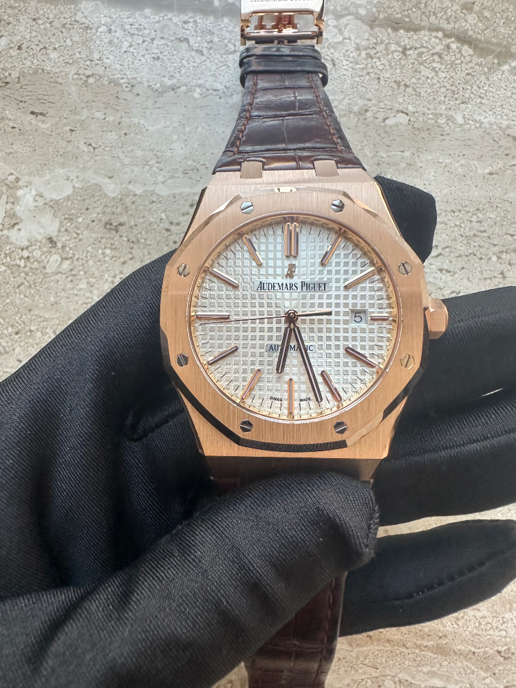 Часы AUDEMARS PIGUET Royal Oak Selfwinding 41 mm 15400OR.OO.D088CR.01