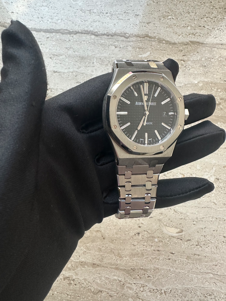 Часы AUDEMARS PIGUET Royal Oak Selfwinding 41 mm 15400ST.OO.1220ST.01