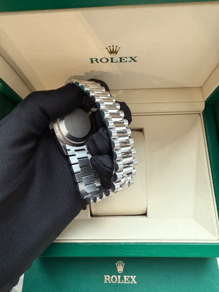 Часы Rolex DAY-DATE 36мм PLATINUM 128236-0009