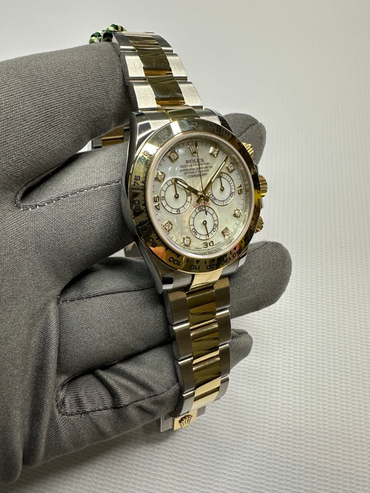 Часы Rolex Cosmograph Daytona 116503 WHITE MOTHER-OF-PEARL SET WITH DIAMONDS
