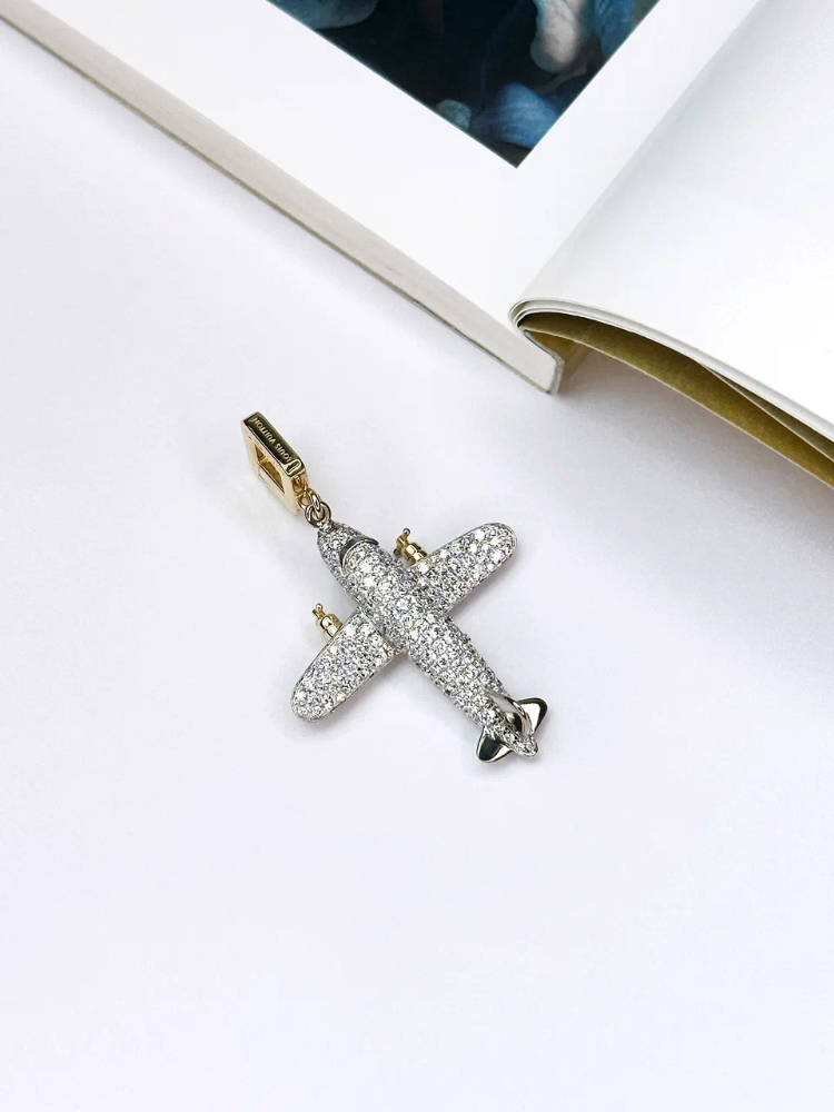 Кулон Louis Vuitton Airplane charm limited edition.