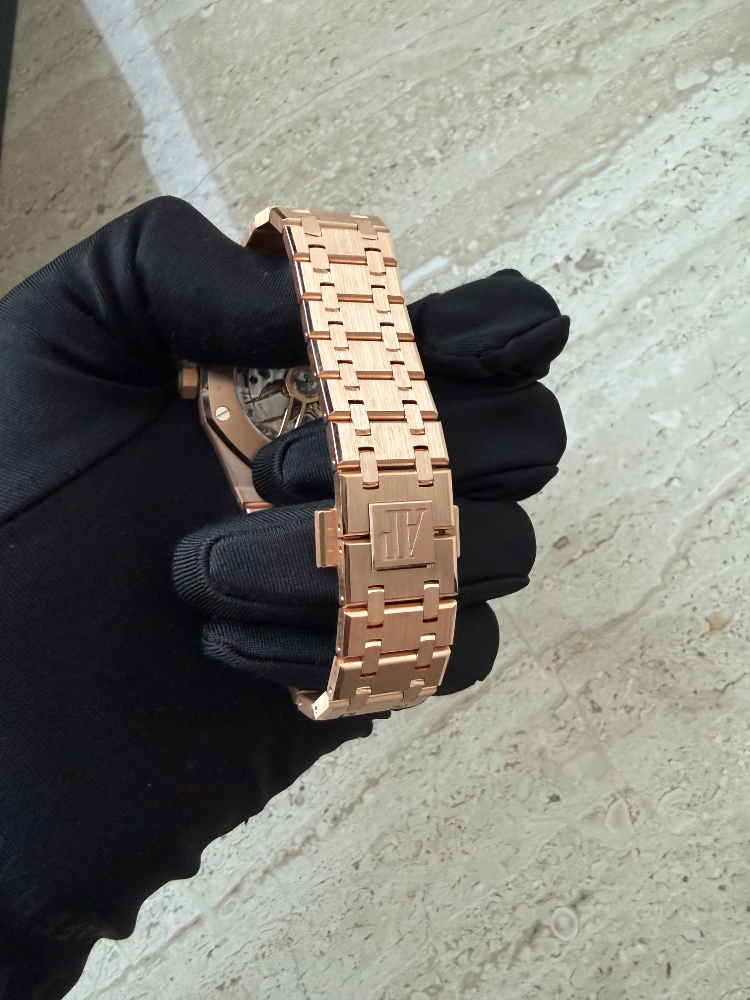 Часы AUDEMARS PIGUET ROYAL OAK SELFWINDING 37mm 15551OR.ZZ.1356OR.06