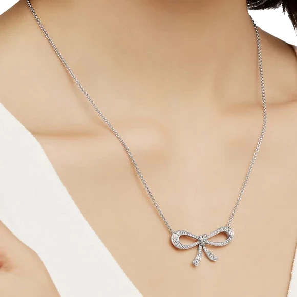 Колье Graff TILDA S BOW MINI DIAMOND PENDANT RGP765