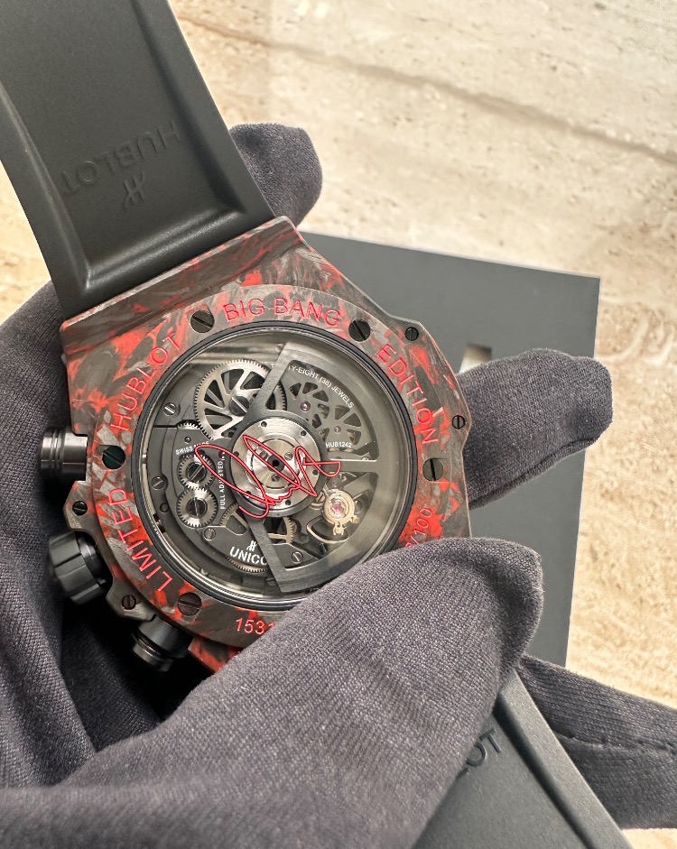 Часы Hublot Big Bang Unico Red Carbon Alex Ovechkin 411.QV.1123.NR.OVK21