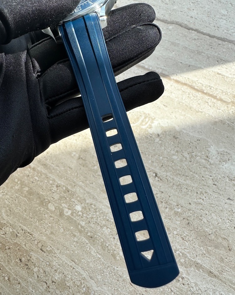 Часы Omega Seamaster Diver 300 m 210.32.42.20.03.001