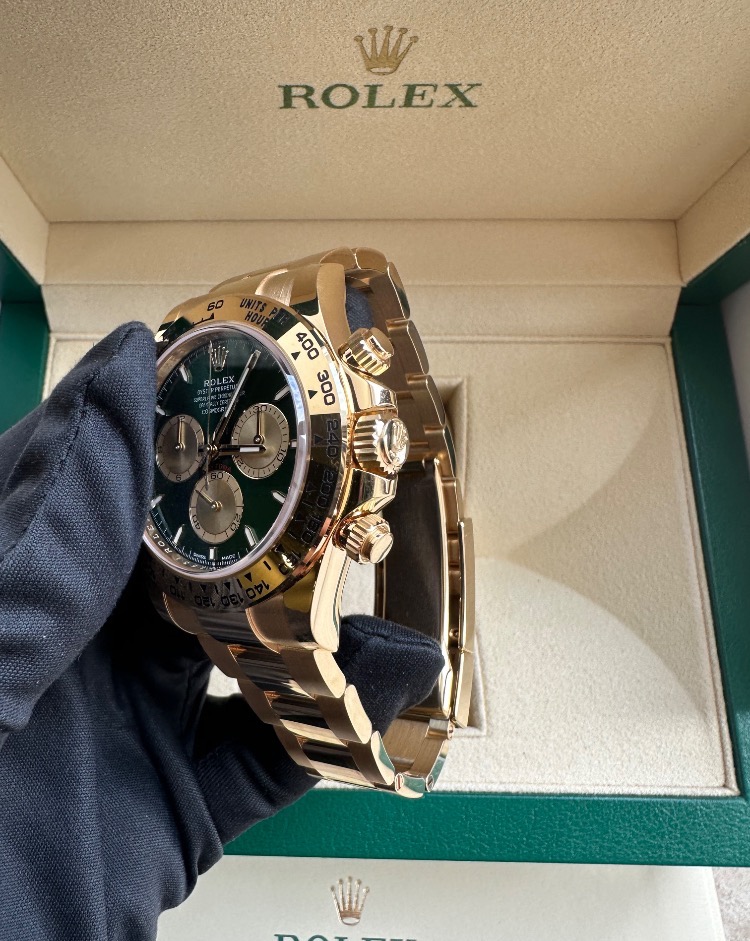Часы Rolex Cosmograph Daytona 40 mm Yellow Gold 126508-0008