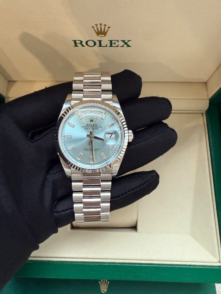 Часы Rolex DAY-DATE 36мм PLATINUM 128236-0009