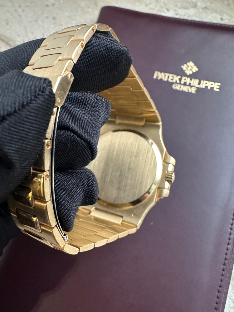 Часы Patek Philippe NAUTILUS YELLOW GOLD 3700/11