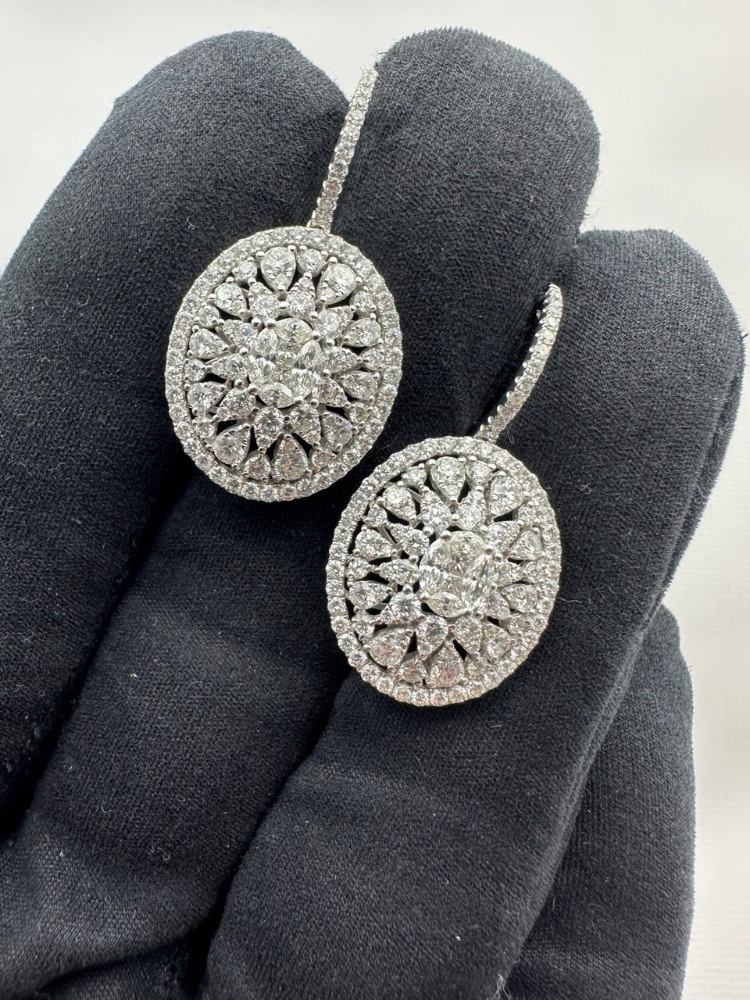 Серьги RALFDIAMONDS С БРИЛЛИАНТАМИ.