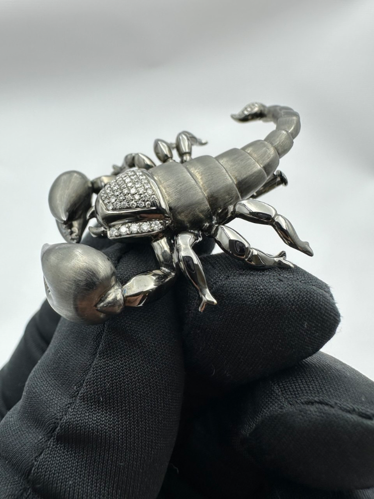 Брошь Shreiner SCHREINER HAUTE JOAILLERIA скорпион