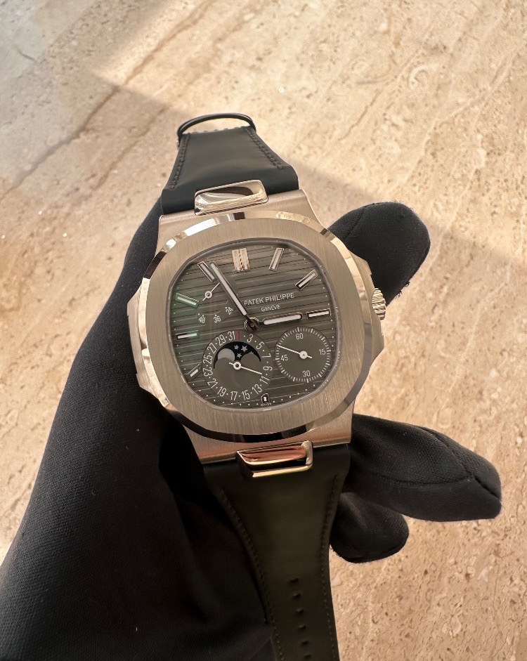 Часы Patek Philippe NAUTILUS 5712G-001
