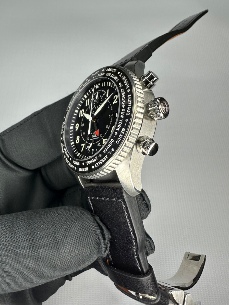 Часы IWC Pilot s Watches Pilot s Watch Timezoner Chronograph