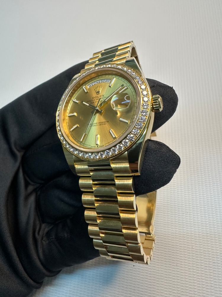 Часы Rolex Day-Data 40 mm Yellow Gold 228348RBR-0008