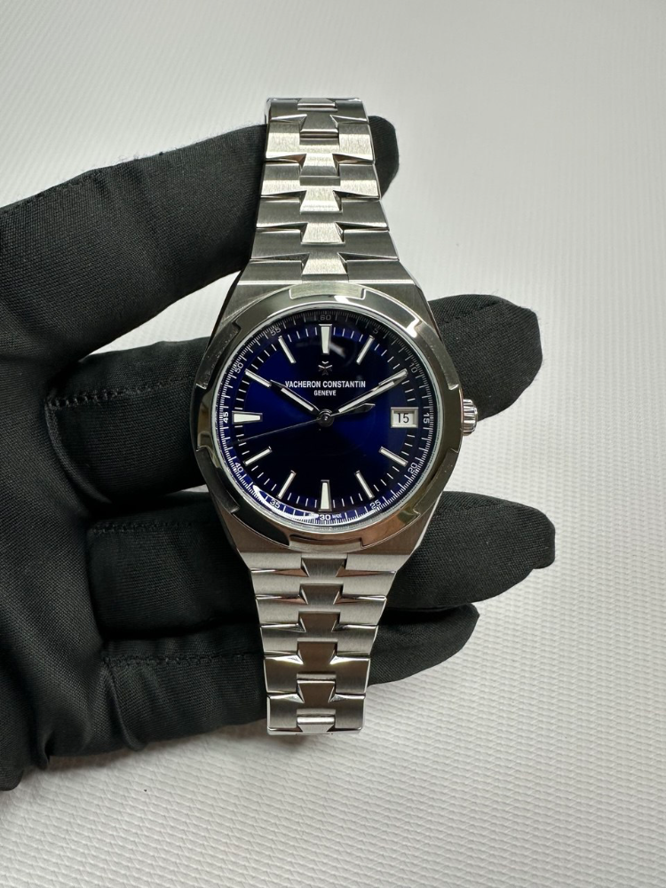 Часы Vacheron Constantin OVERSEAS 4520V/210A-B128