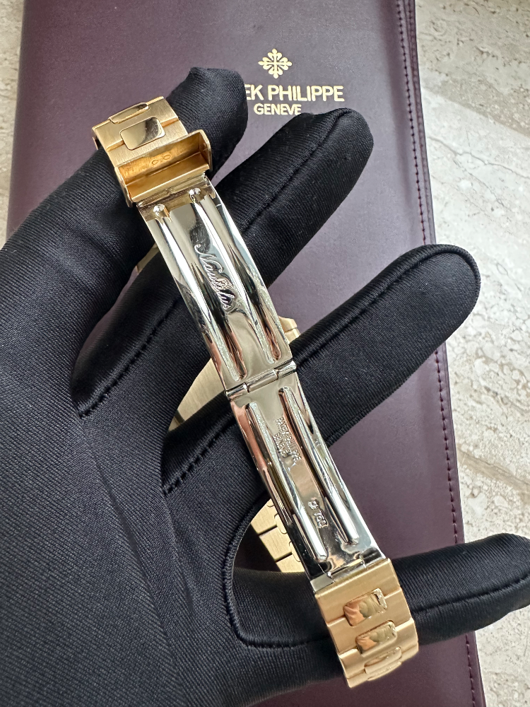 Часы Patek Philippe NAUTILUS YELLOW GOLD 3700/11