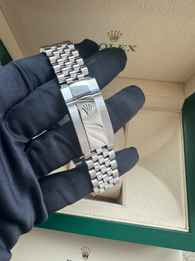 Часы Rolex Datejust 41mm Steel 126300-0018