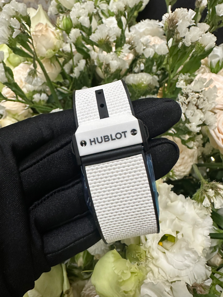 Часы Hublot Spirit of Big Bang White Ceramic 601.HX.0173.LR