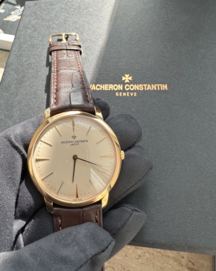 Часы Vacheron Constantin PATRIMONY CONTEMPORAINE MANUAL WINDING 81180/000J-9118