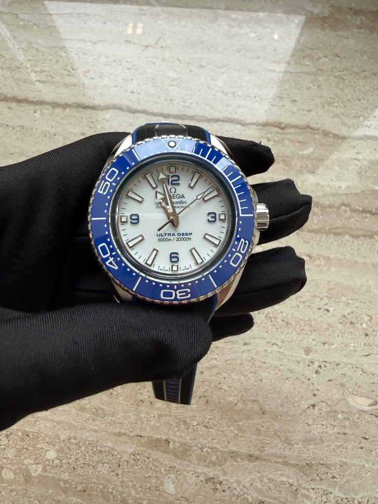 Часы Omega SEAMASTER PLANET OCEAN 6000M 215.32.46.21.04.001