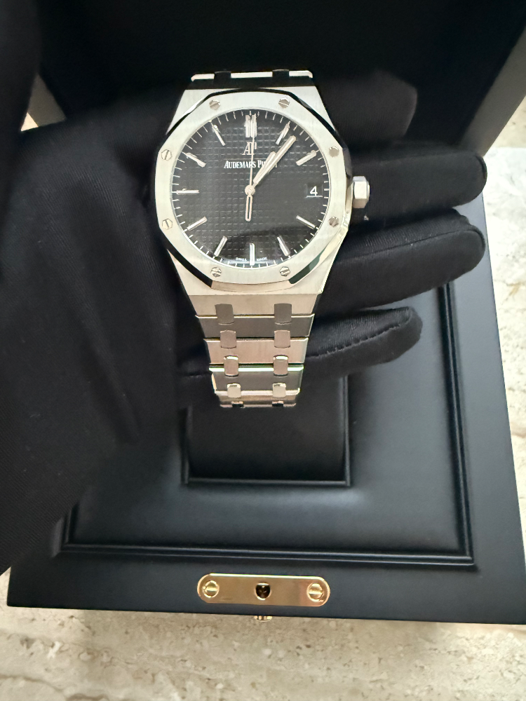 Часы AUDEMARS PIGUET ROYAL OAK SELFWINDING 41 MM 15500ST.OO.1220ST.03