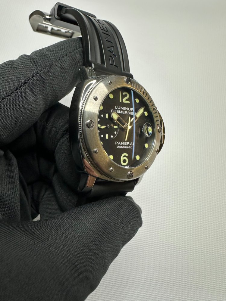 Часы Panerai Officine Contemporary Luminor Submersible PAM 00024