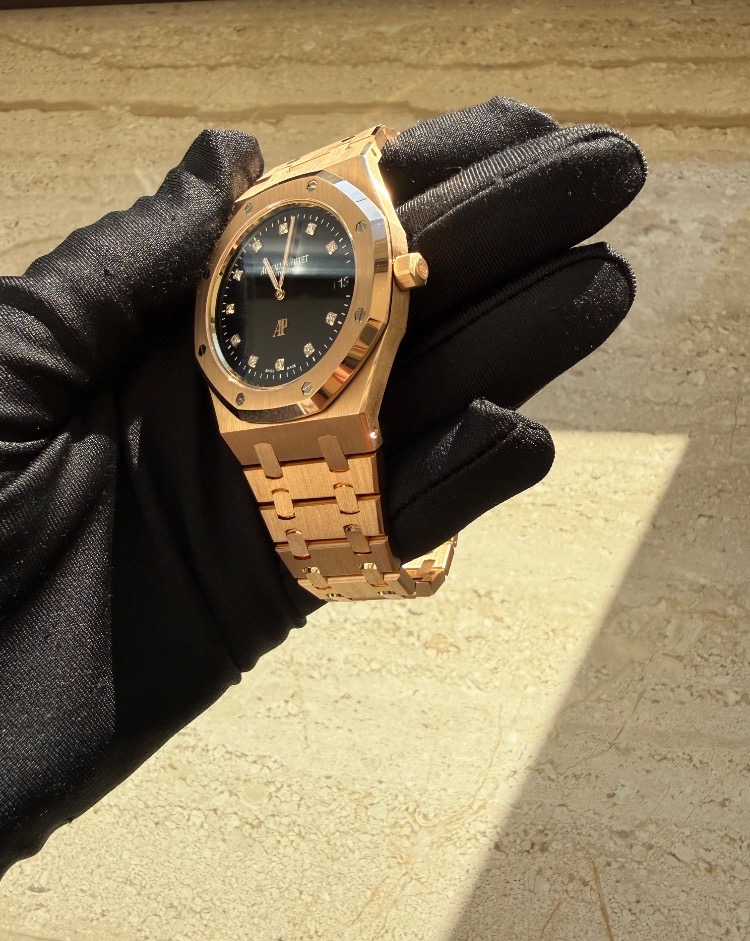 Часы AUDEMARS PIGUET ROYAL OAK “JUMBO” EXTRA-THIN 15207OR.OO.1240OR.01