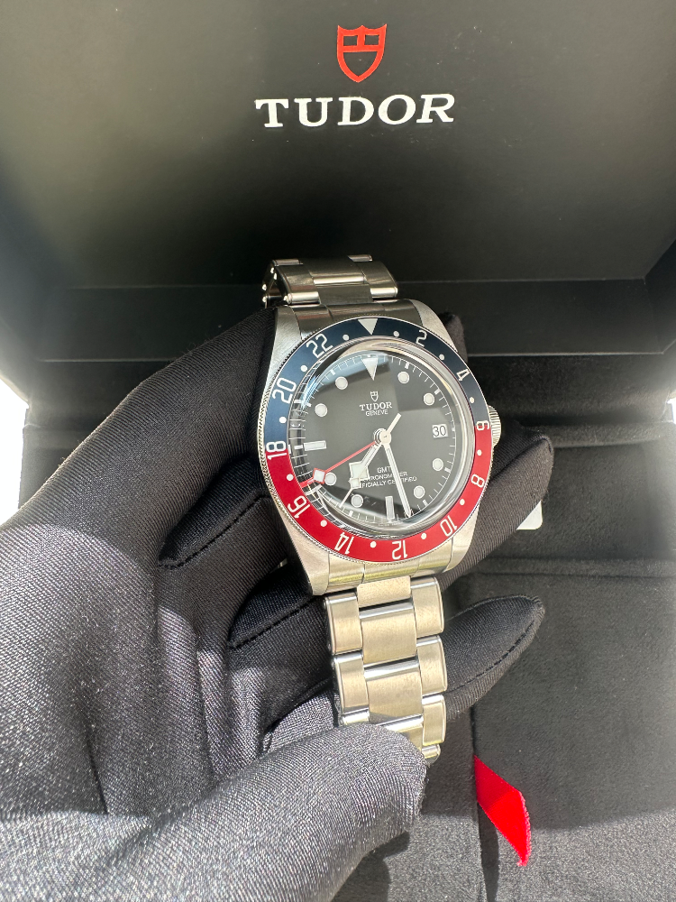Часы Tudor Black Bay GMT 79830RB