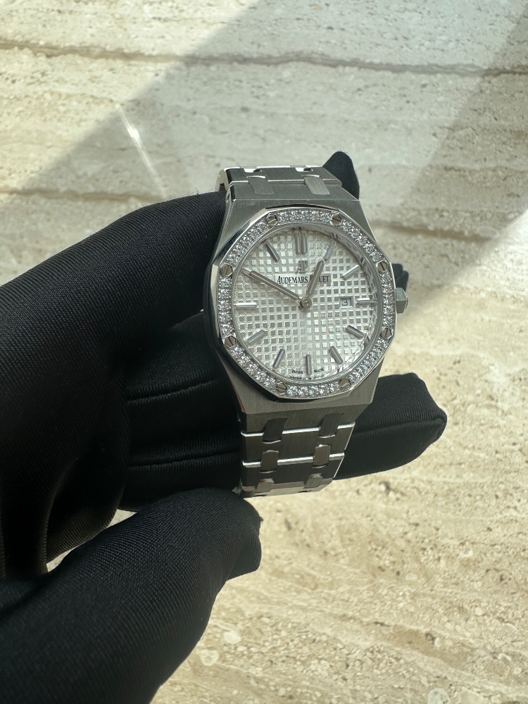 Часы AUDEMARS PIGUET Royal Oak Quartz Steel 67651ST.ZZ.1261ST.01