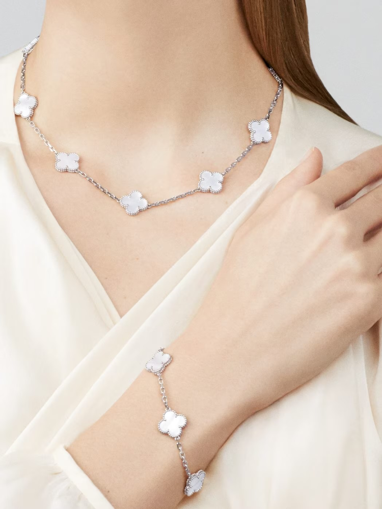 Колье Van Cleef & Arpels Vintage Alhambra necklace 10 motifs 18K white gold Mother-of-pearl VCARF48500