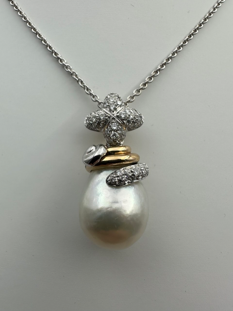 Подвеска No name с жемчугом и бриллиантами.