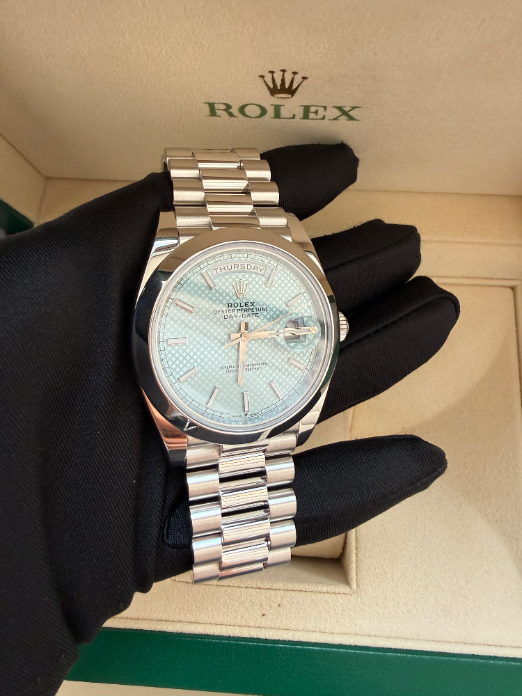 Часы Rolex Day-Date 40 mm Platinum 228206-0004